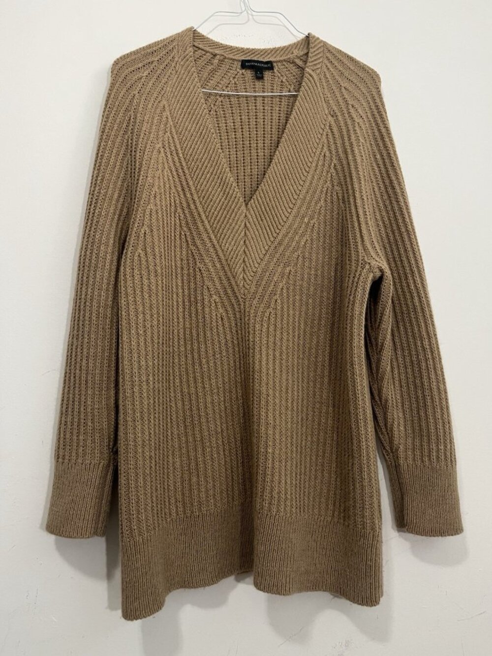 Banana Republic V-Neck Merino Wool Alpaca Sweater Tan Sz L Oversized Preppy Cozy